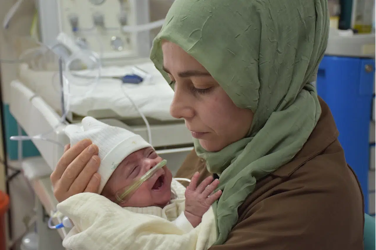 25 haftalık doğan Metin Alp'ın solunum yetmezliğine kök hücre tedavisiyle çözüm bulundu 