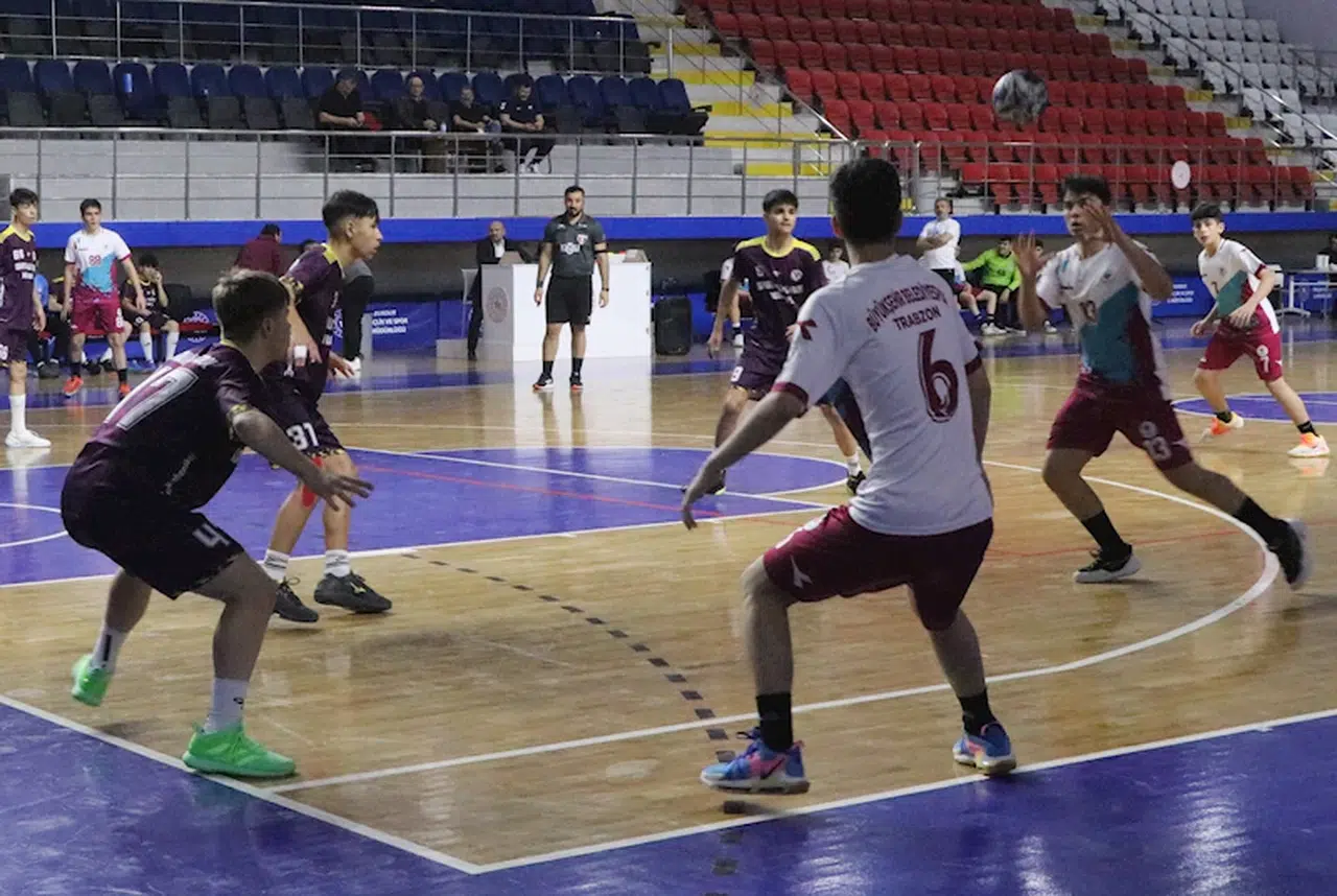 Burdur'da hentbol heyecanı başladı