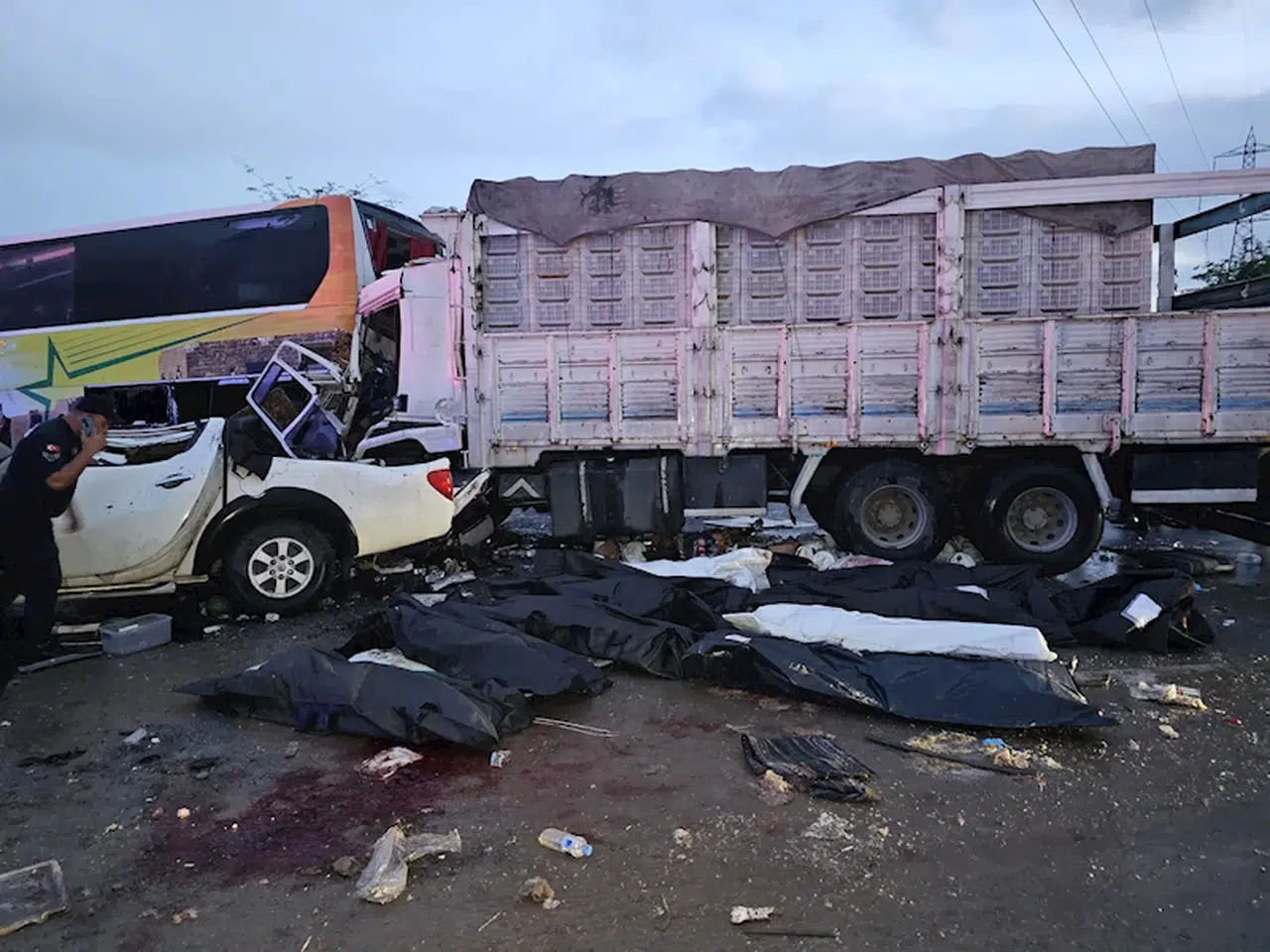 Mersin'de 10 kişinin öldüğü kazada tutuklanan otobüs şoförü: Zemin ıslaktı hakimiyetimi kaybettim