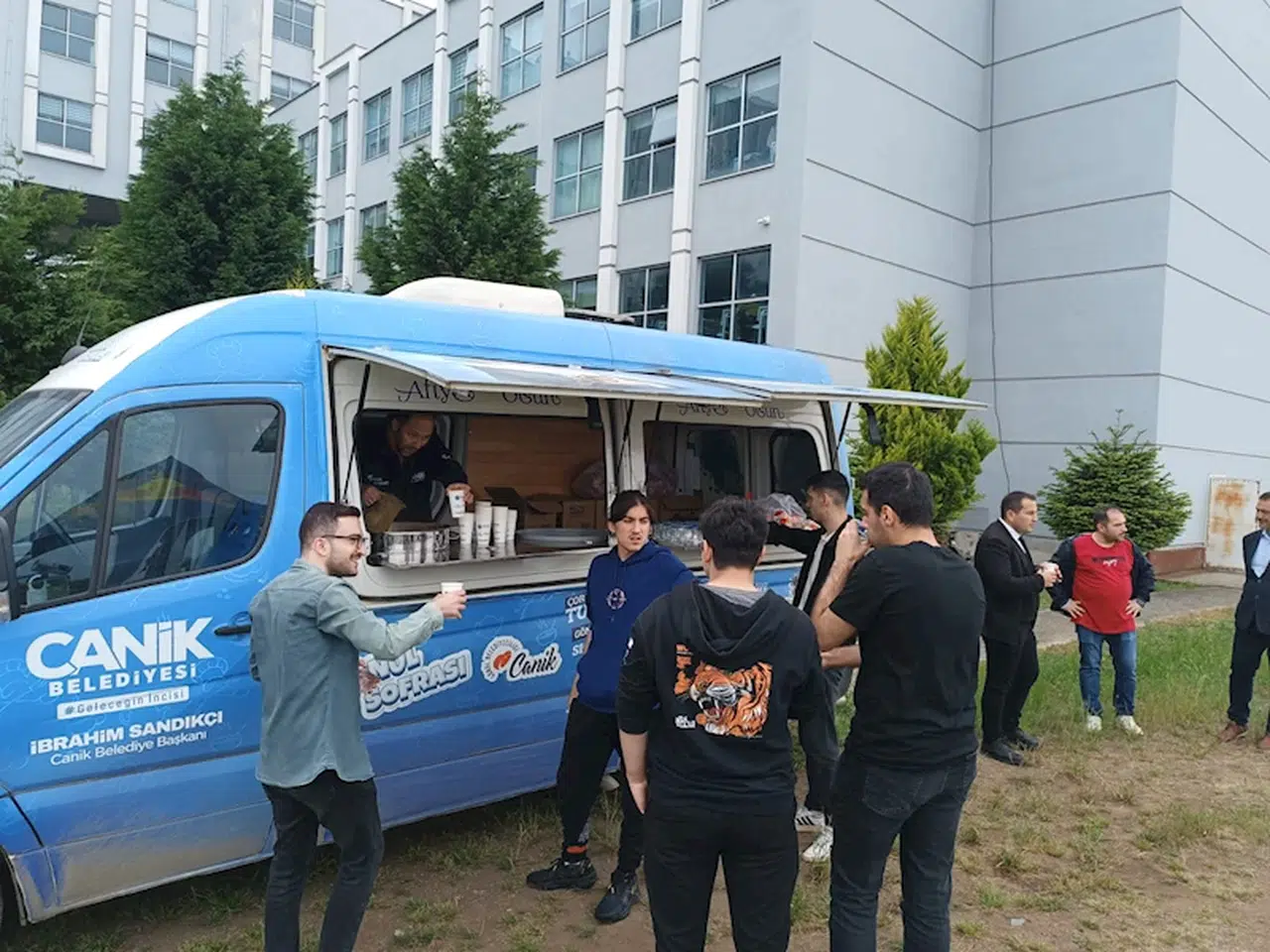 Canik Belediyesi’nden öğrencilere tam destek 