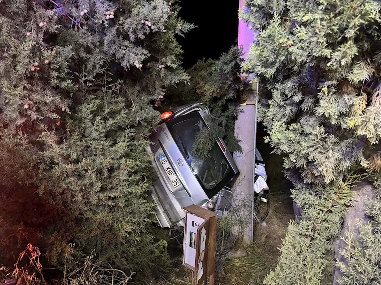 İzmir'de şarampole devrilen cipin sürücüsü öldü