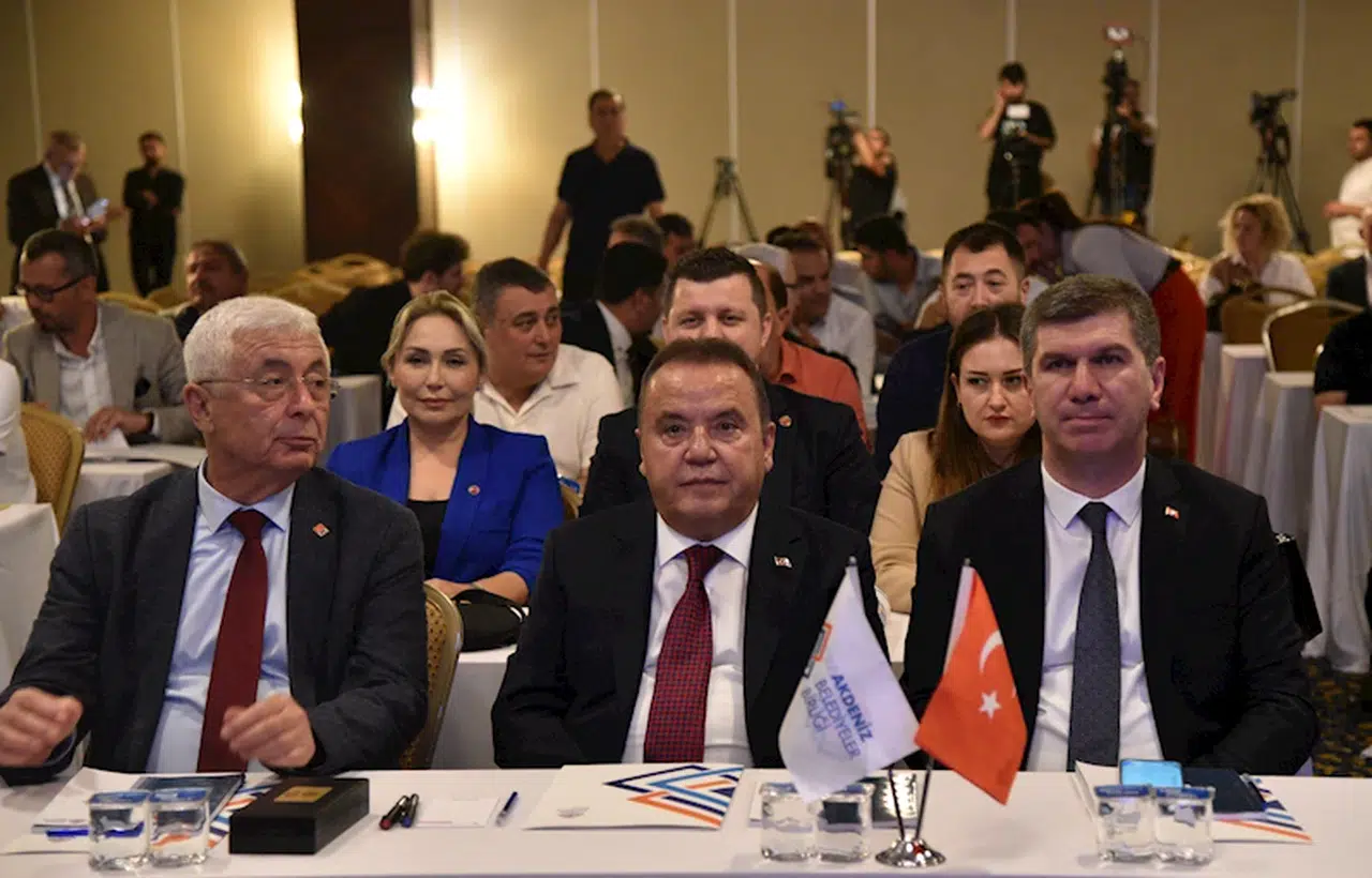 Muhittin Böcek, Akdeniz Belediyeler Birliği'nin başkanı oldu