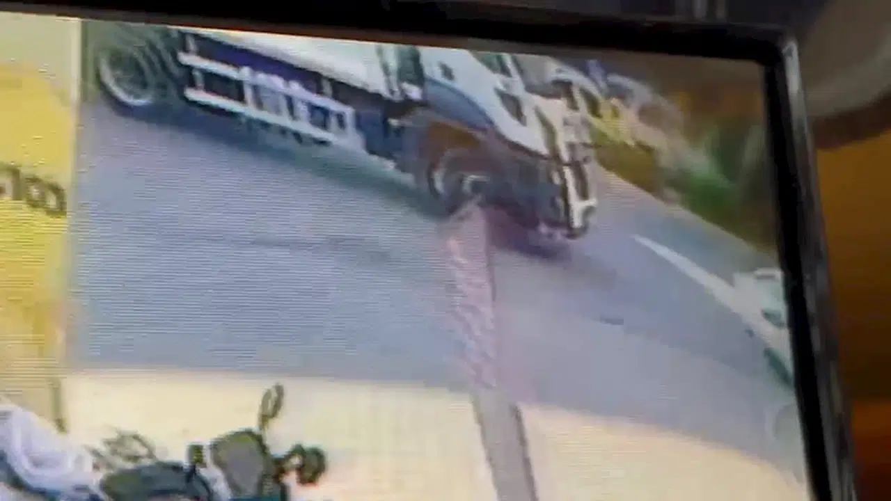 İstanbul-Esenyurt'ta çöp kamyonunun çarptığı çocuk hayatını kaybetti 