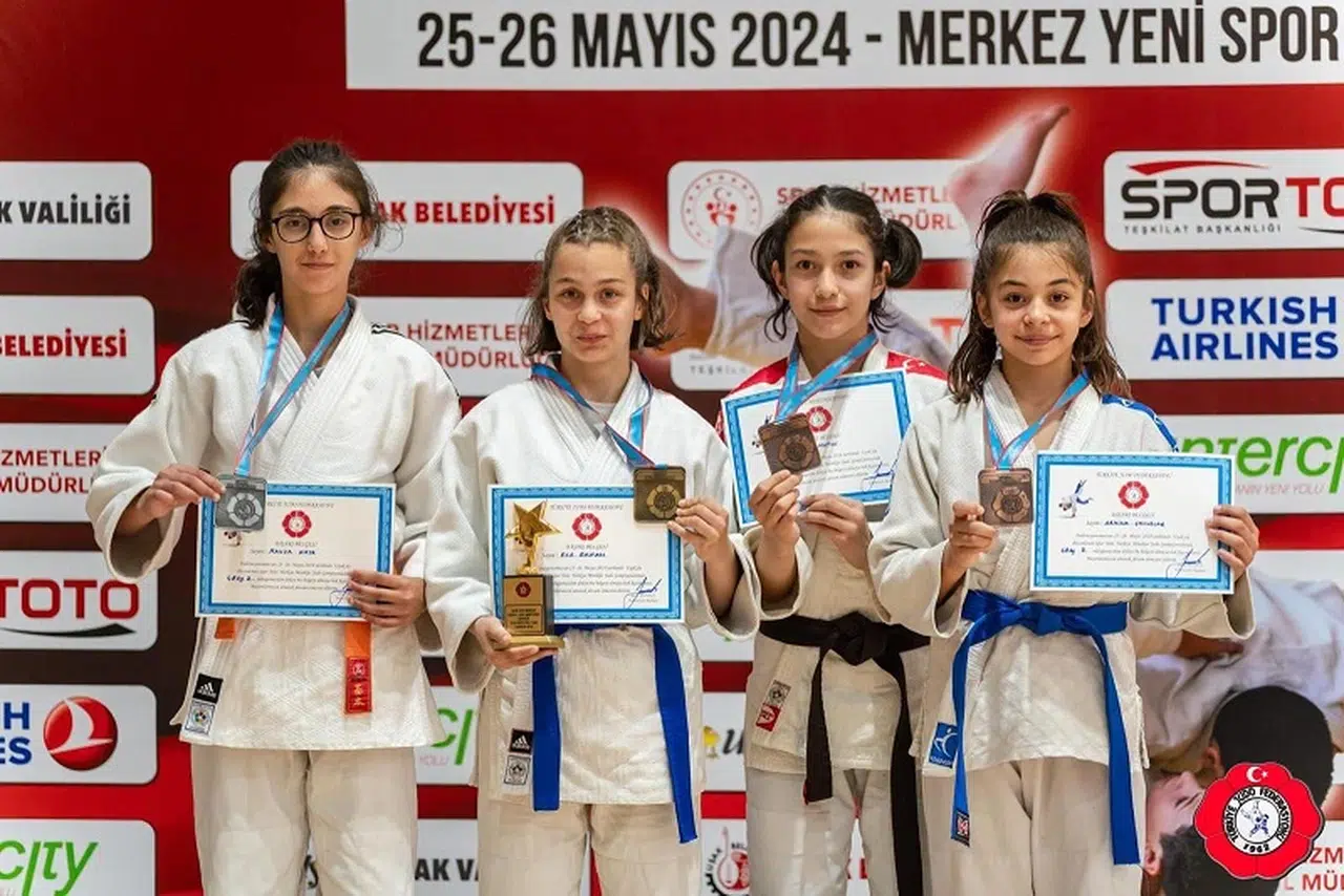 Ümraniye Belediyesi Minikler Türkiye Judo Şampiyonası’ndan 2 altın madalya ile döndü