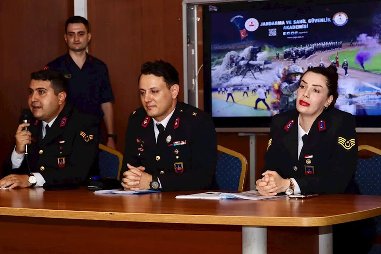 Öğrencilere, Jandarma ve Sahil Güvenlik Akademisi tanıtıldı