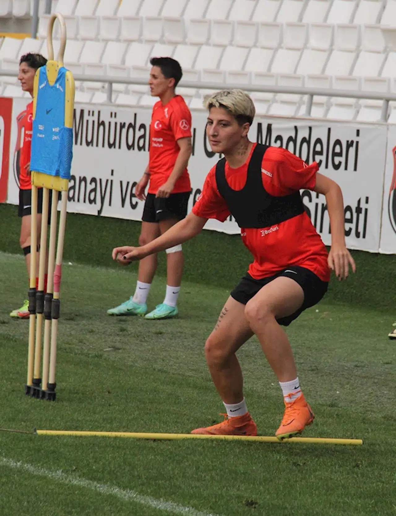 A Milli Kadın Futbol Takımı, Azerbaycan maçına hazırlanıyor