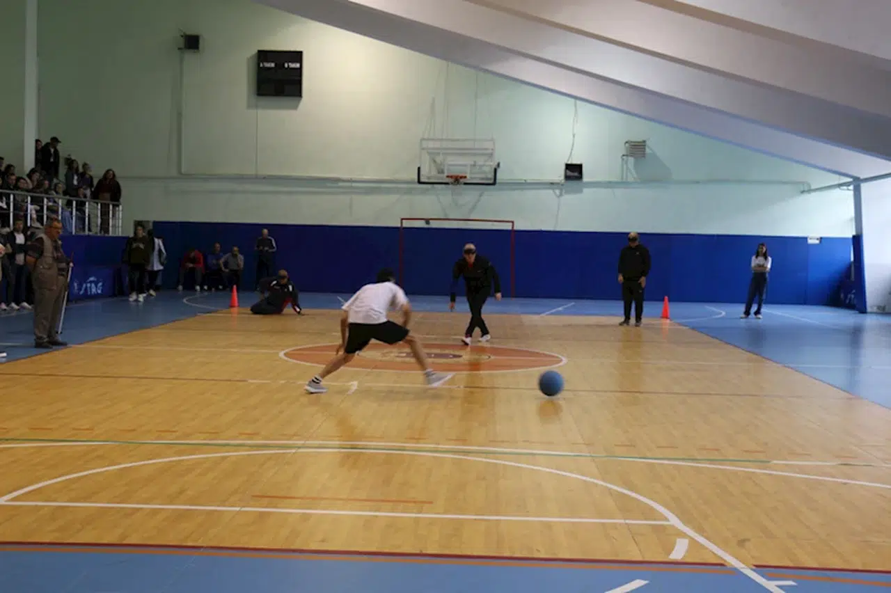 Amasya'da öğretmen adayları görme engellileri daha iyi anlamak için goalball oynadı