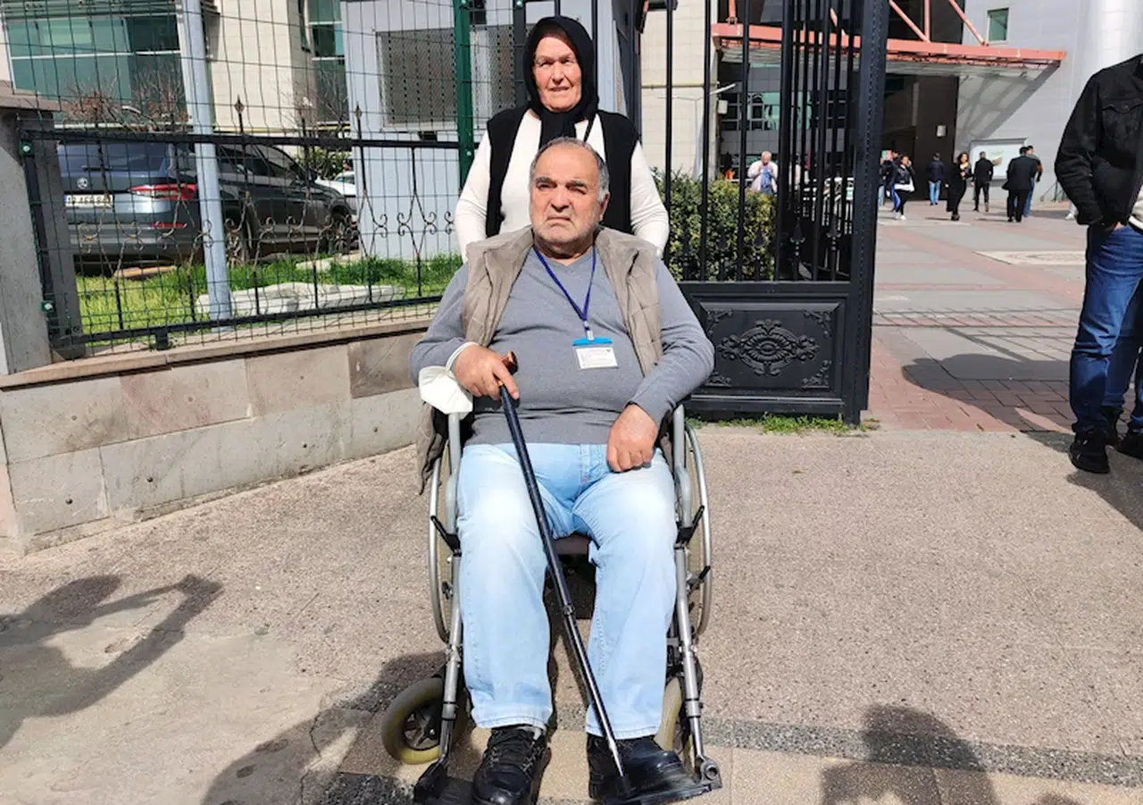 Belediye otobüsünde darbedilen çiftin kızı: Babam bu olay sonrası psikolojik sorunlar nedeniyle öldü