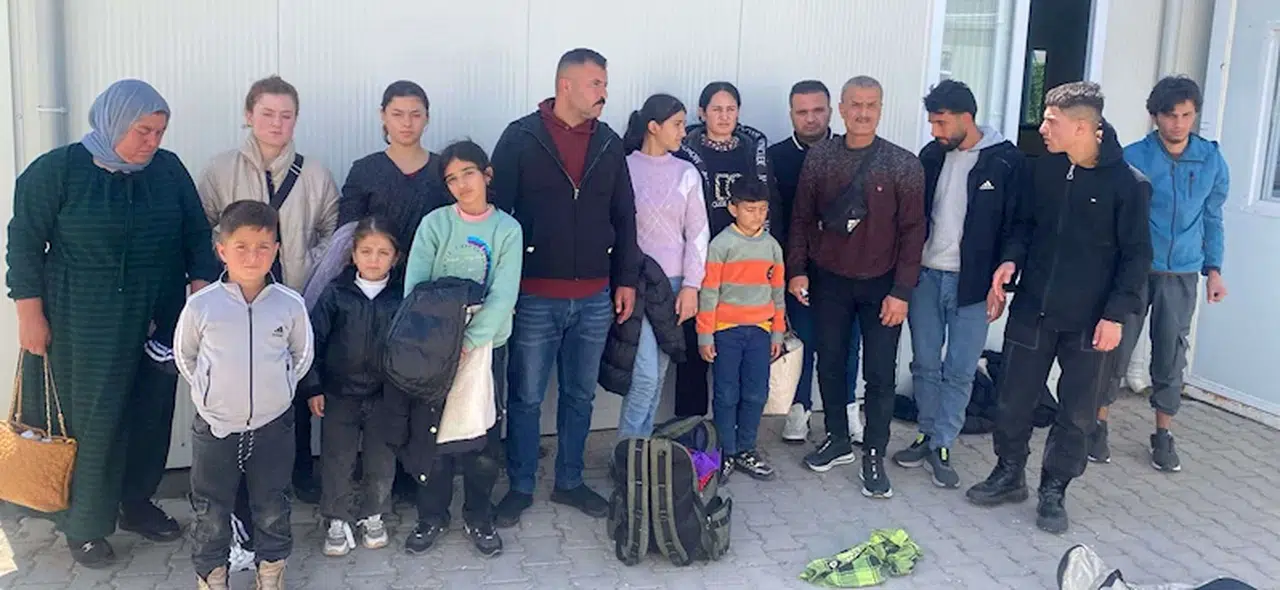 Edirne'de 27 kaçak göçmen ve 1 organizatör yakalandı 