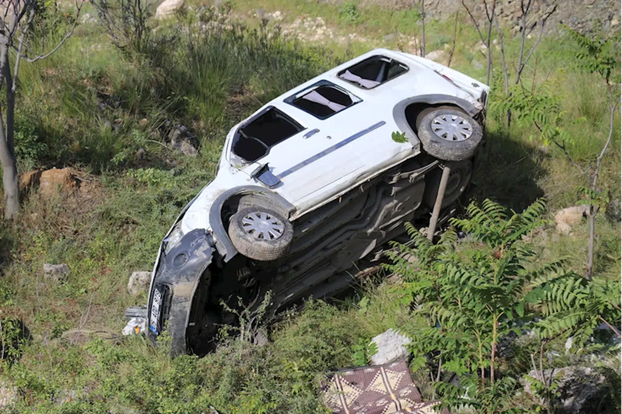 Amasya'da hafif ticari aracın şarampole devrilmesi sonucu 1 kişi yaralandı