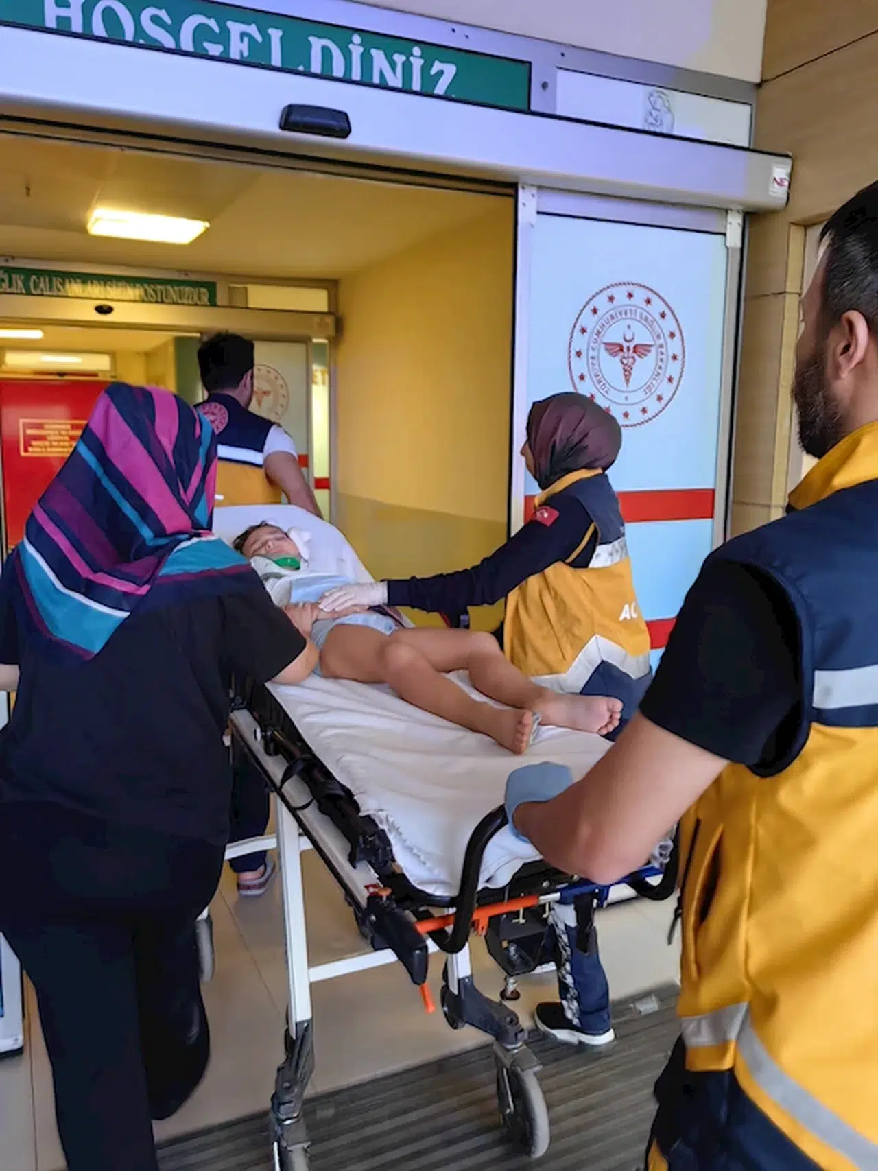 Bursa'da, merdiven boşluğuna düşen çocuk ağır yaralandı