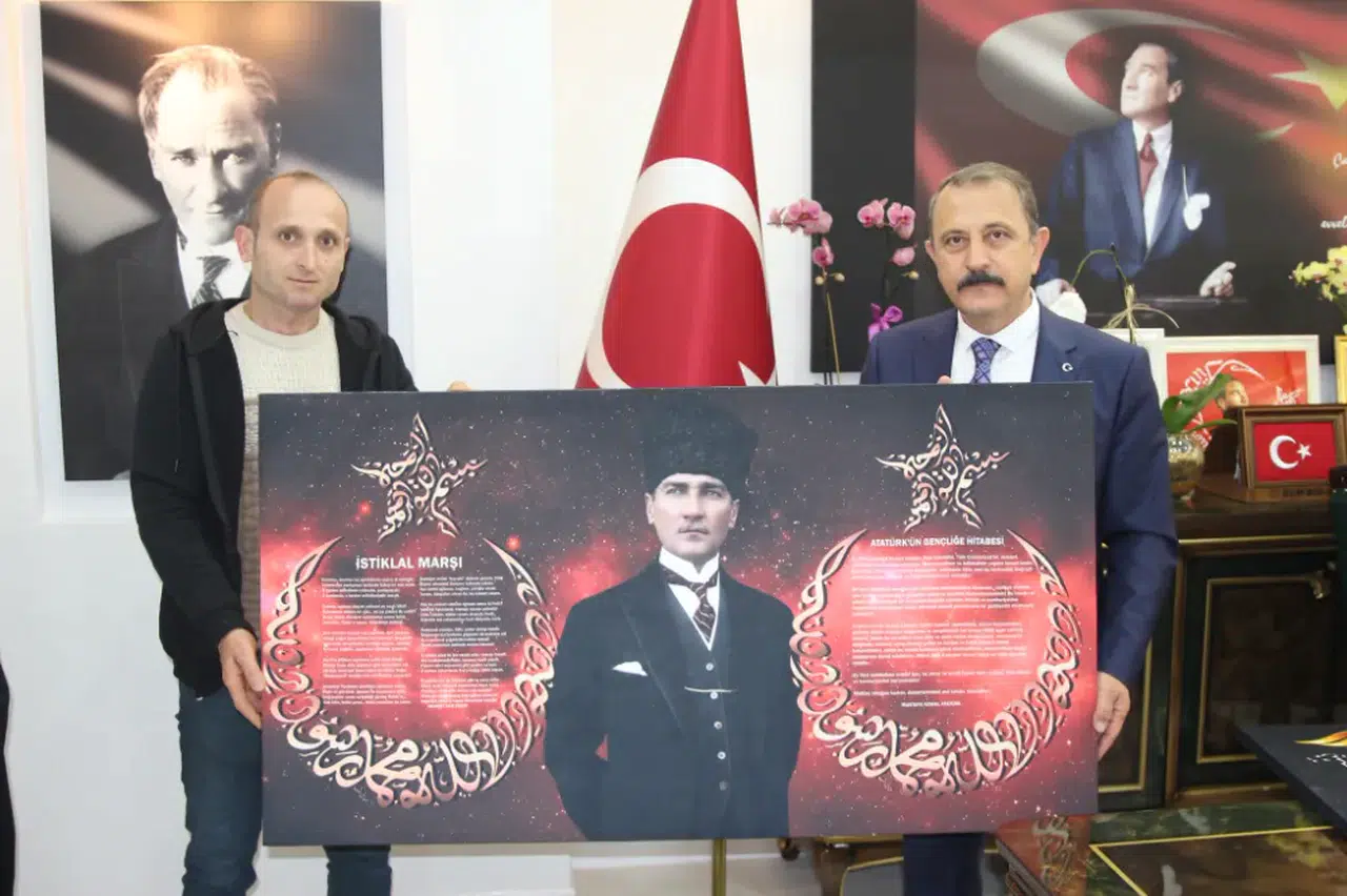 Vakfıkebir Belediye Başkanı'na Özel Hediyeler