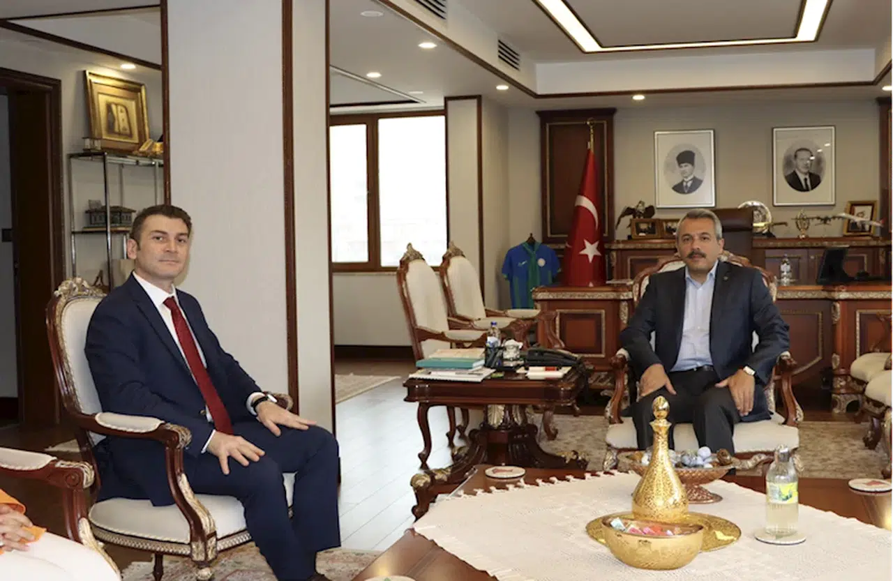 MEB Yenilik ve Eğitim Teknolojileri Genel Müdürü Canlı Rize'de ziyaretlerde bulundu