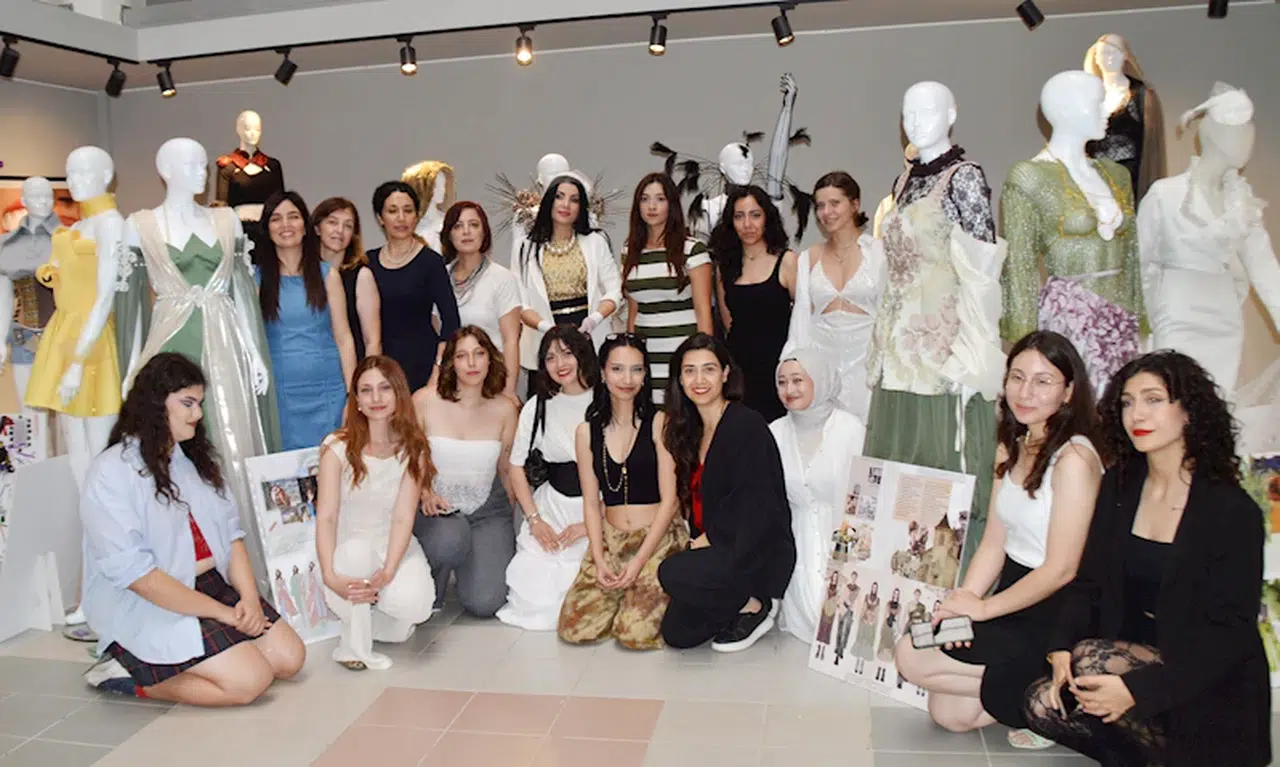 Güzel Sanatlar'da mezuniyet sergisi