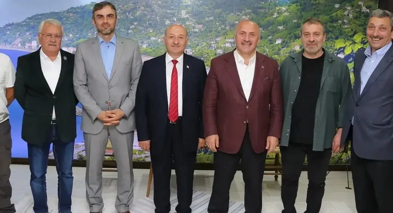 Risayder Ve Çınar Derneklerinden Çayeli'nde Kütüphane