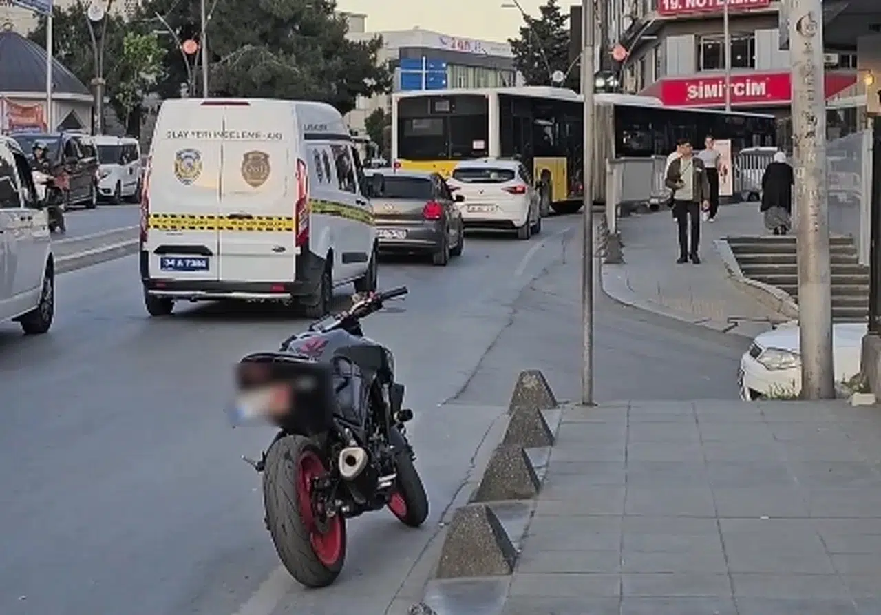 İstanbul - Bağcılar'da motosikletliye silahlı saldırı kamerada 