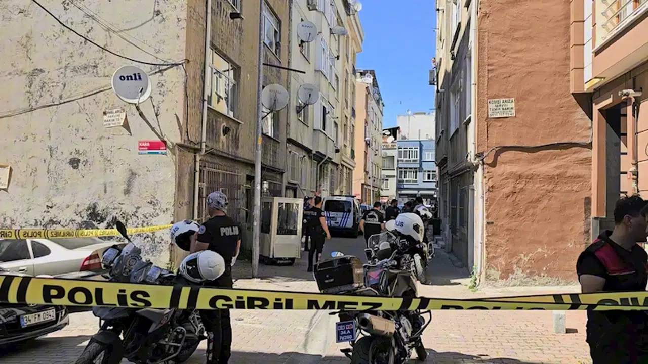 İstanbul - Bayrampaşa'da eşini ve kızını silahla öldürdü - 1