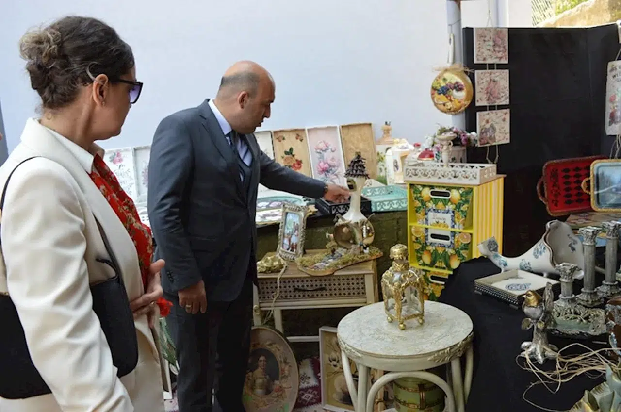 Akçakoca'da ahşap boyama sergisi açıldı