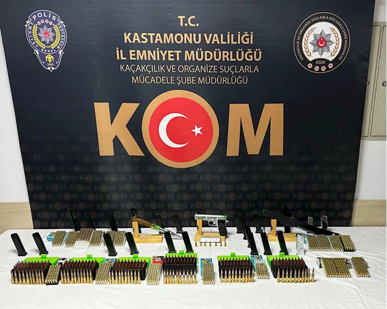 Kastamonu'da silah kaçakçılığı operasyonunda 12 şüpheli yakalandı