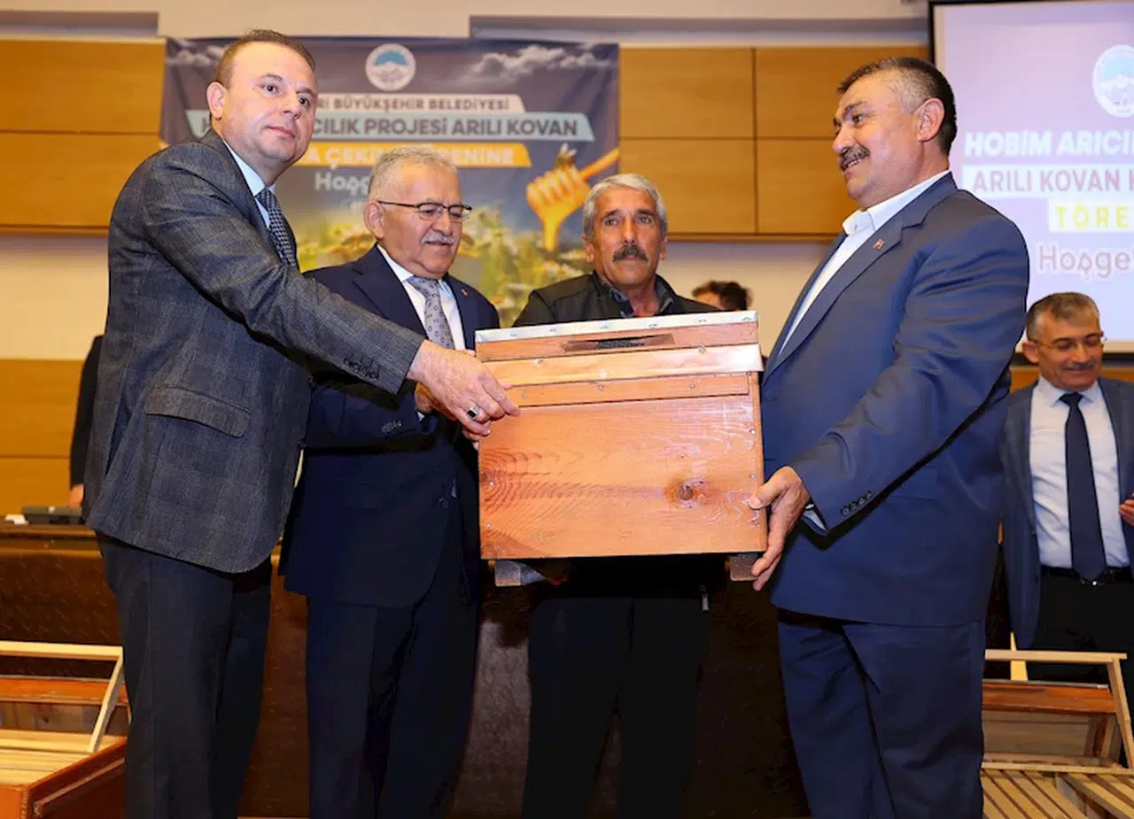 Kayseri'de 990 hak sahibine arılı kovanları teslim edilecek