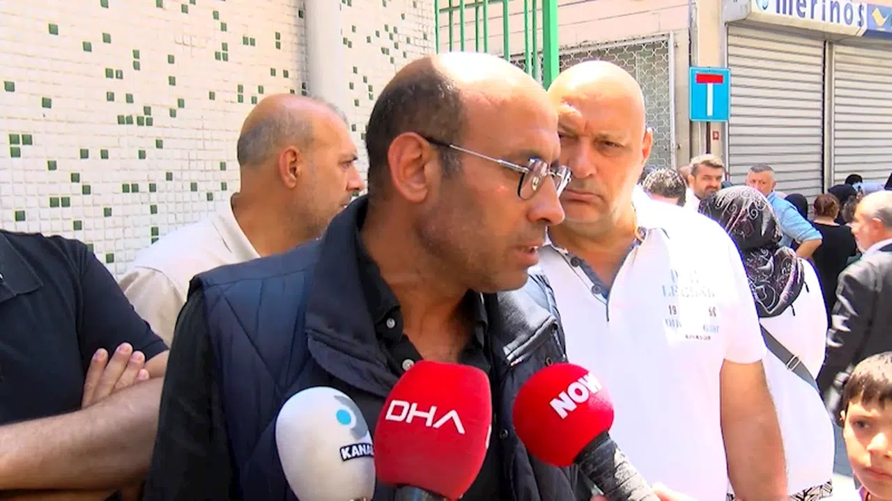 İstanbul- Beyoğlu'nda öldürülen Başak Tekin son yolculuğuna uğurlandı