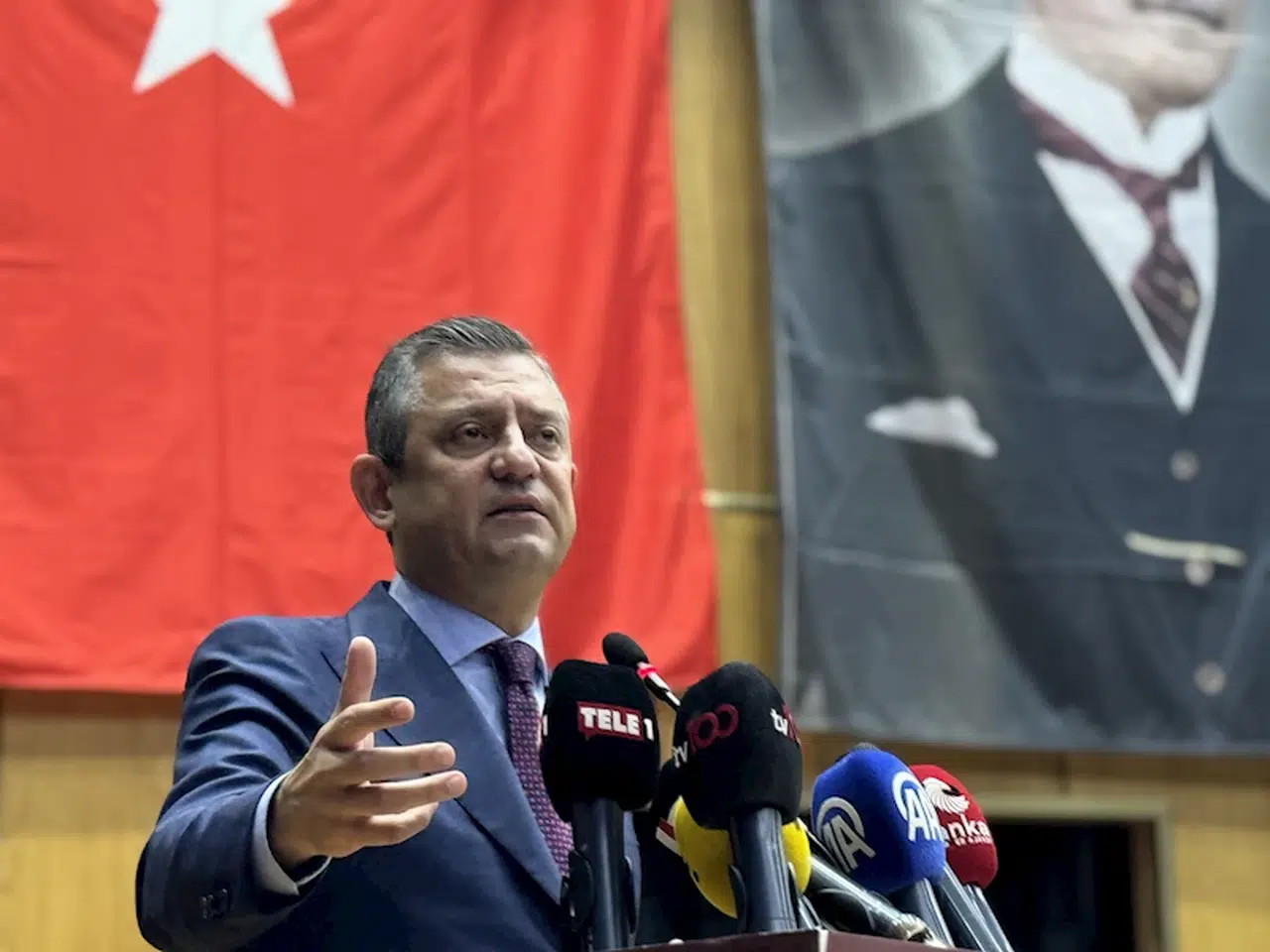 Özgür Özel: Erdoğan'a anayasa yapmayız