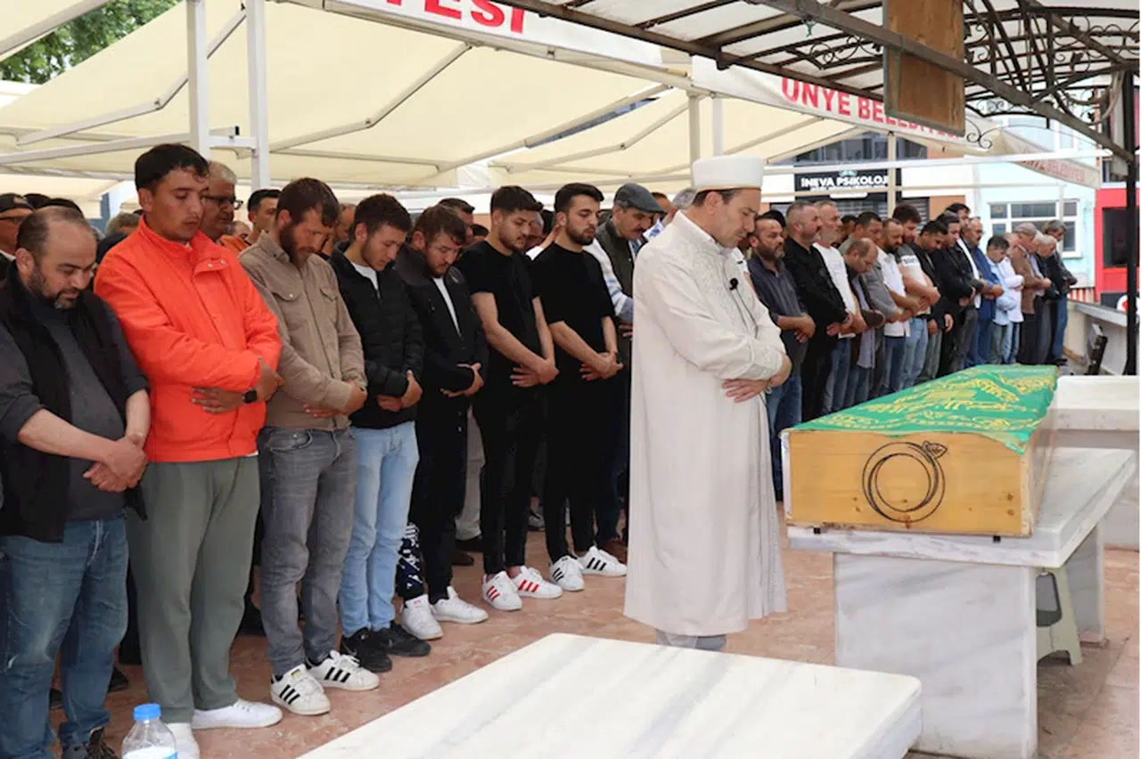 Ordu'da ırmakta boğulan kişinin cenazesi toprağa verildi