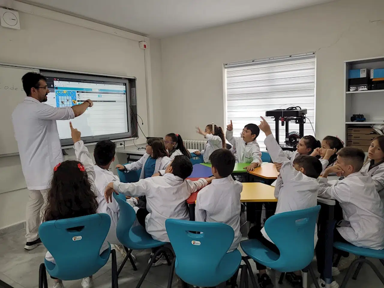 Öğrenciler Fahrettin Ulusoy Bilim Atölye Evi'nde bilimle buluşturuluyor