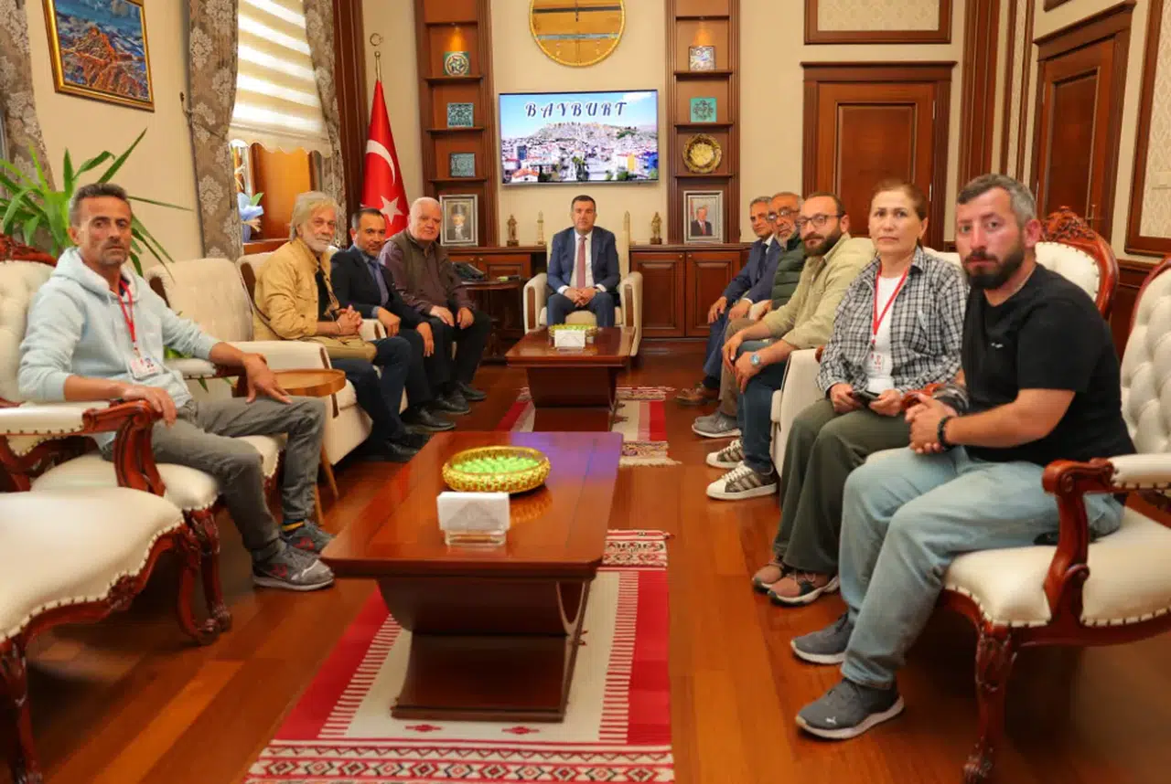 Bayburt Taşı Belgeseli Başladı: Vali Eldivan'dan Emeği Geçenlere Teşekkür