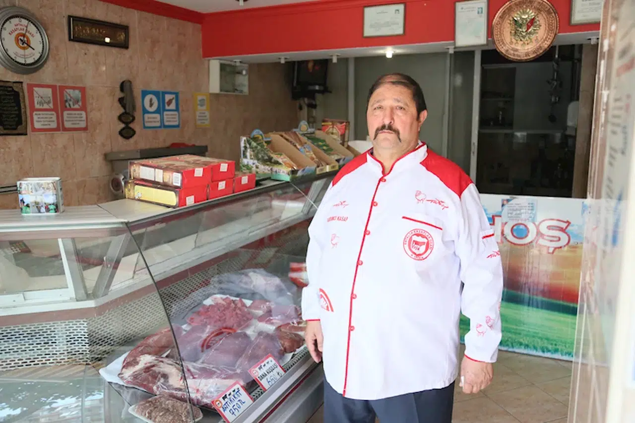 Kasaplardan Diyanet'e 'AVM ve zincir marketler kesimi önceden yapıyor' dilekçesi