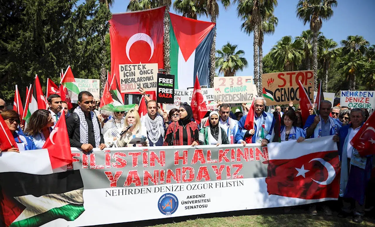 Akdeniz Üniversitesi'nden İsrail'e kınama; işini kaybeden bilim insanlarına çağrı
