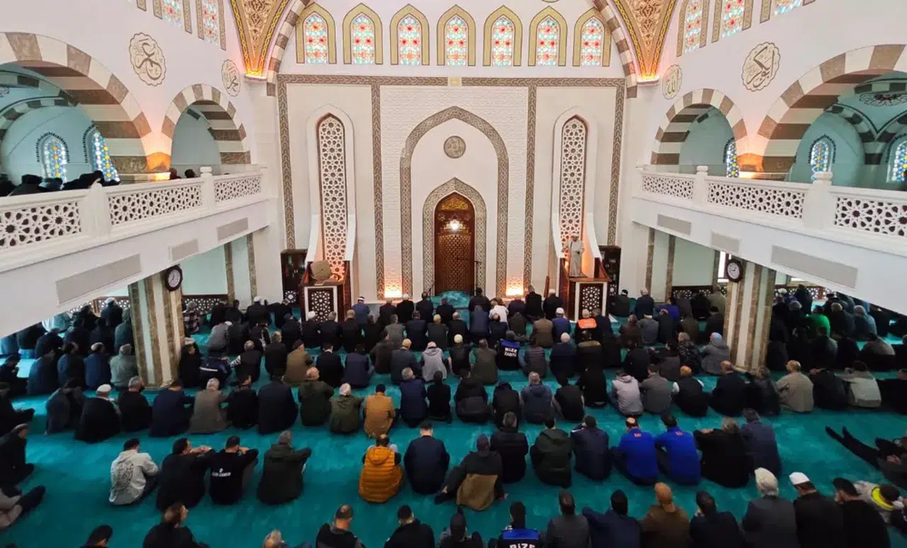 Rize Müftülüğü şehitlerimiz ve çay tarımı için Mevlid programı düzenledi