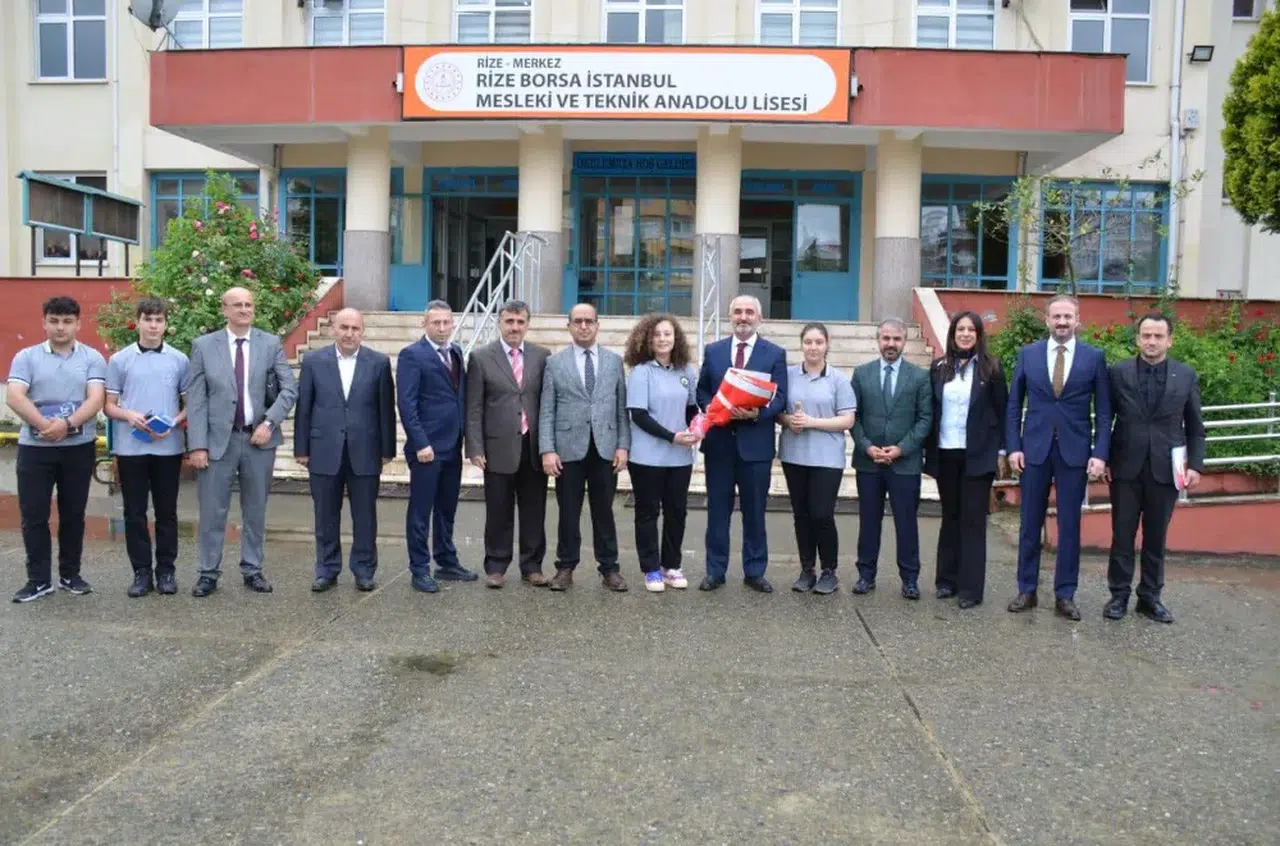 Mesleki ve Teknik Eğitim Genel Müdürü Ali Karagöz, Borsa İstanbul MTAL'i ziyaret etti