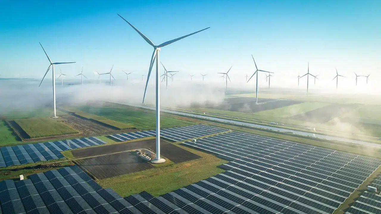 Türkiye'de elektrik üretiminde yenilenebilirin payı yüzde 42'ye ulaştı