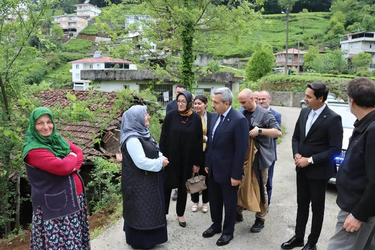 Vali Baydaş Derepazarı'nda şehit ailelerini ziyaret etti