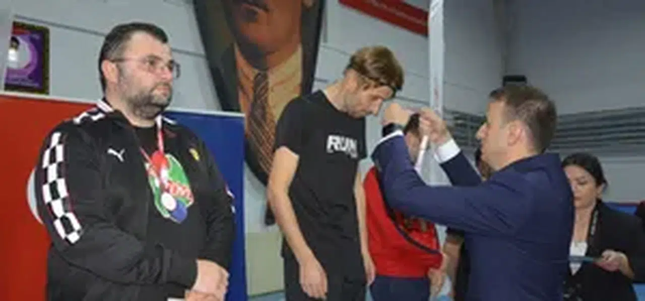 Şalpazarı'nda masa tenisi turnuvası sona erdi