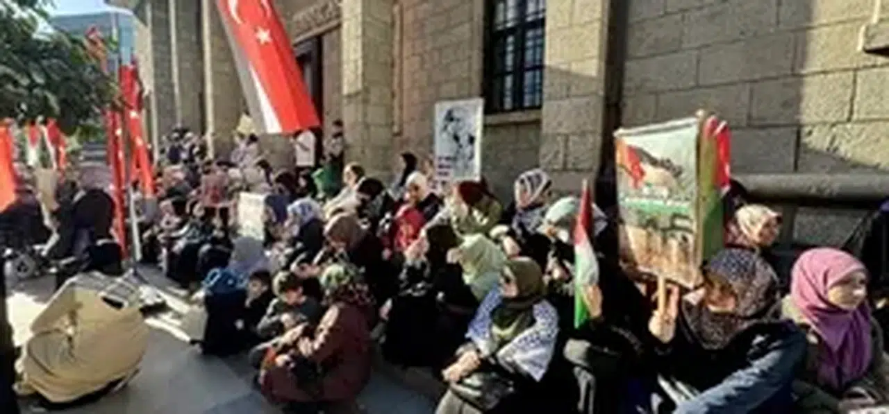 Trabzon'da Filistin'e destek için yürüyüş ve oturma eylemi yapıldı