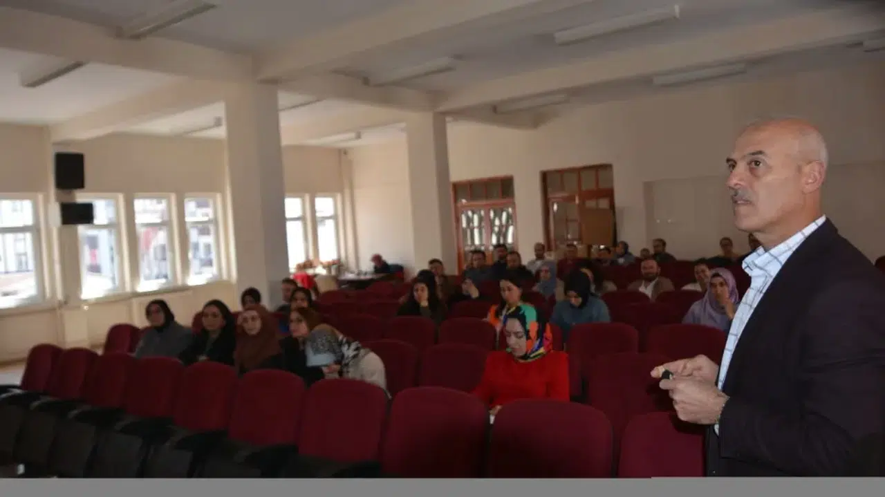 Çaykara'da öğretmenlere temel iş sağlığı ve güvenliği eğitimi verildi