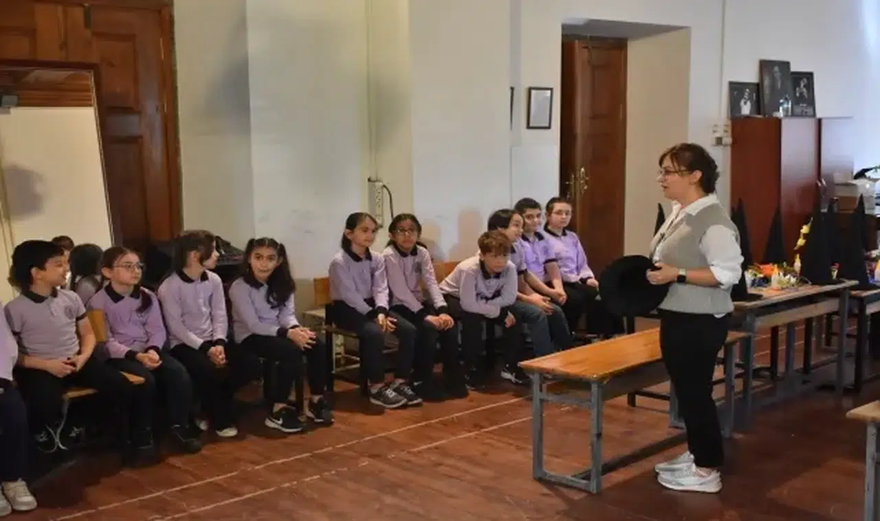 Trabzon'da "24. Uluslararası Karadeniz Tiyatro Festivali" çeşitli etkinliklerle devam etti