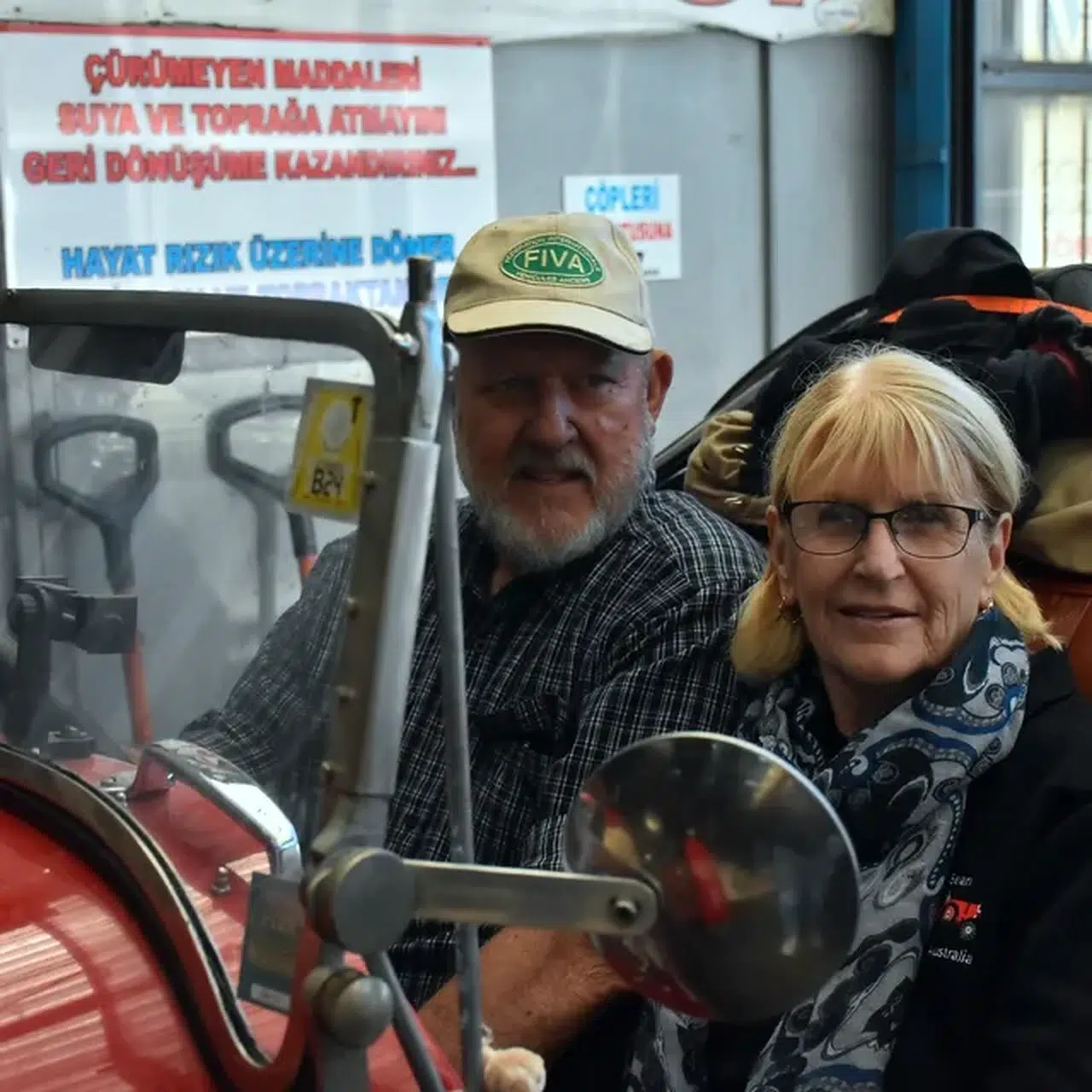 Asırlık araçla dünya turuna çıkan Avustralyalı çift, Trabzon'a ulaştı