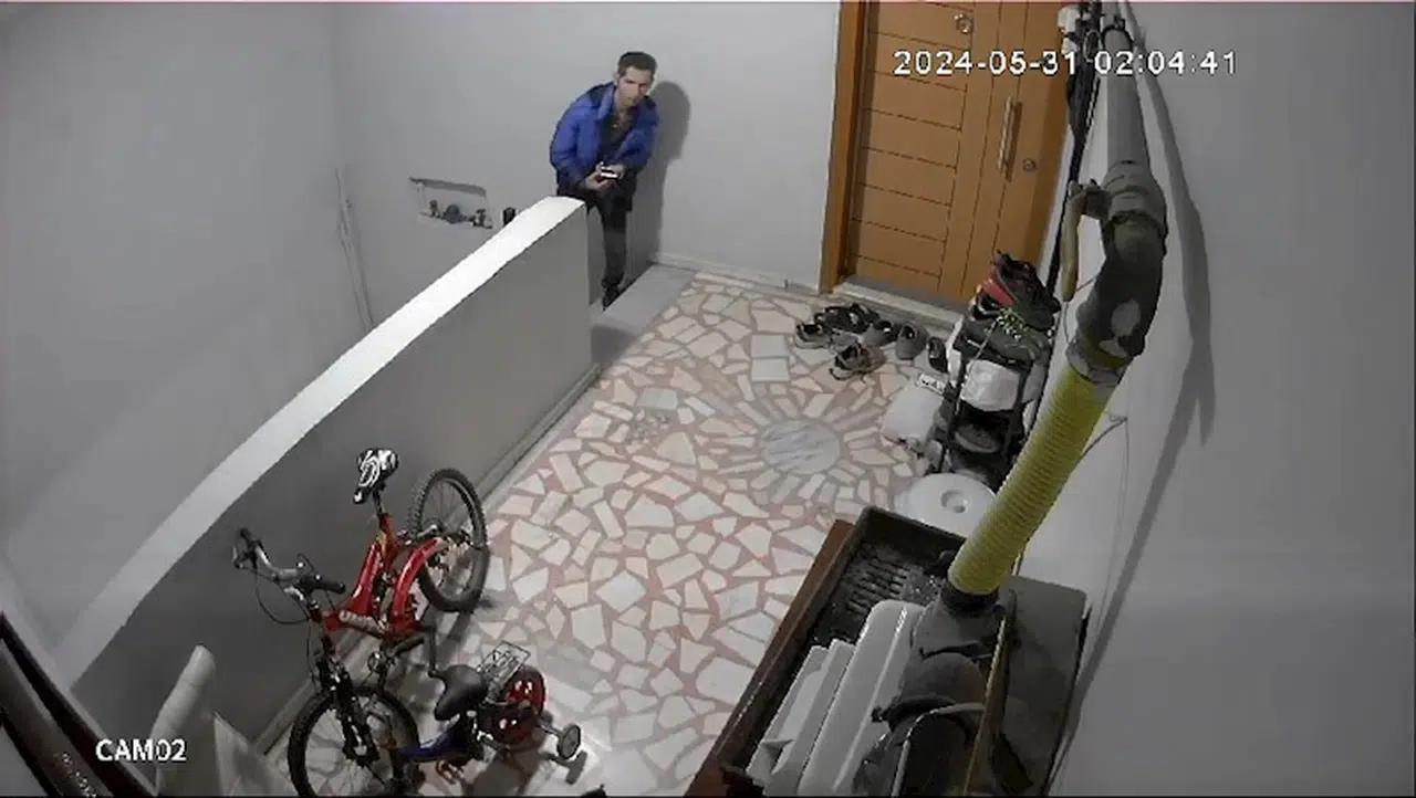 İstanbul- Sultangazi'de hırsızlık anları kameralara yansıdı