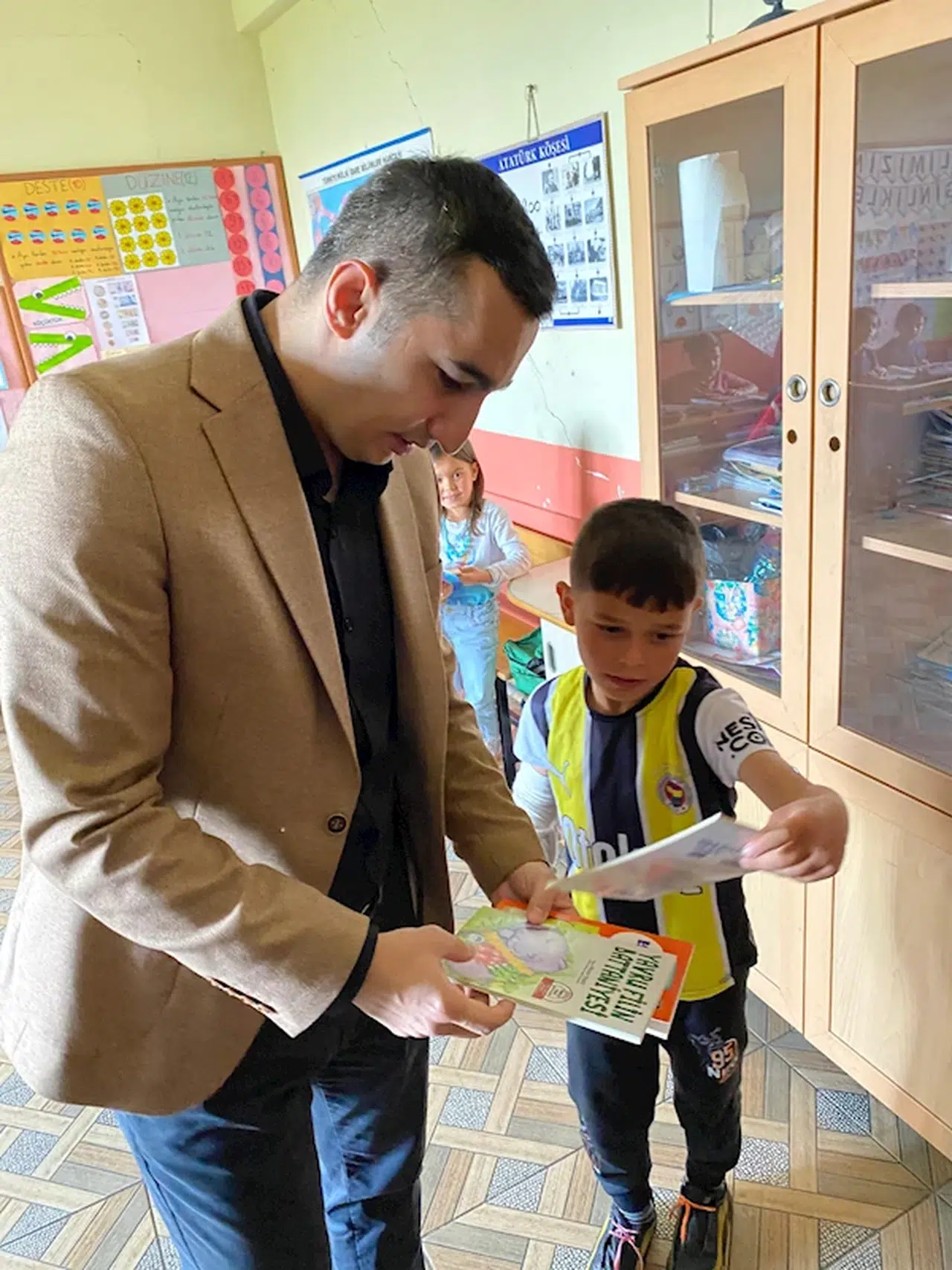 Kaymakam Gökçayır, köy okullarını ziyaret etti
