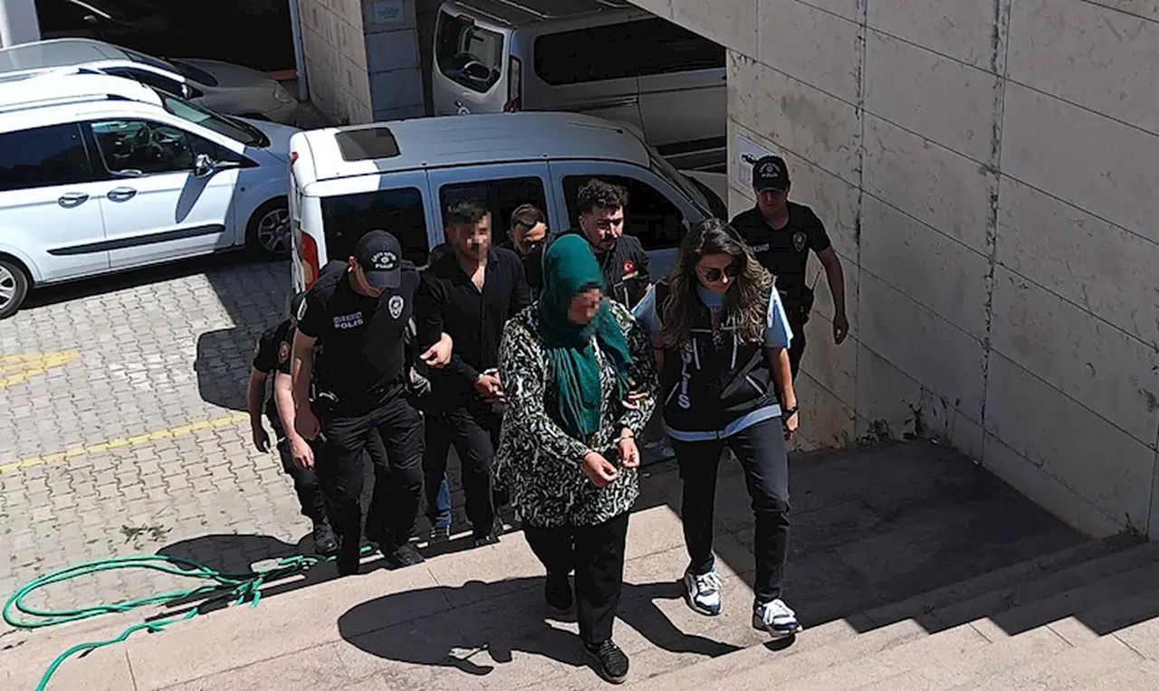 Otomobilde ele geçirilen uyuşturucuya 1 tutuklama