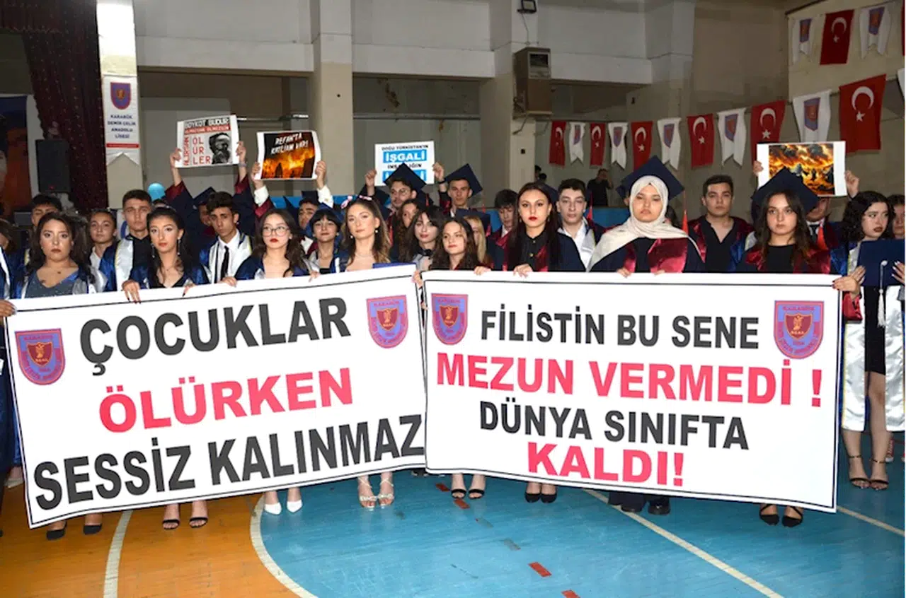Karabük'te lise öğrencileri İsrail'in Gazze'ye yönelik saldırılarını protesto etti