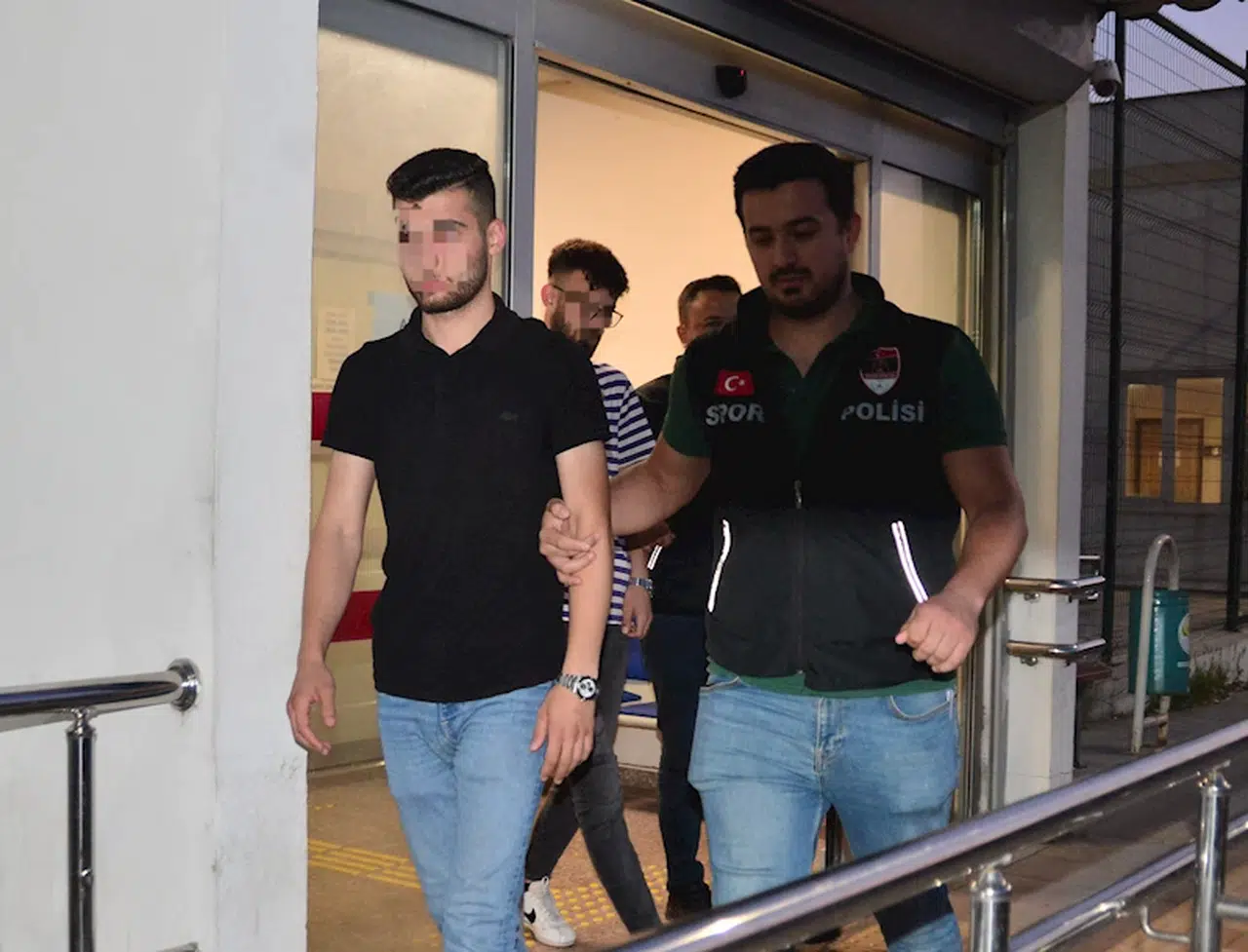 1'inci Lig Play-Off Finali'nde stada meşale ve torpil sokan 2 kişiye gözaltı