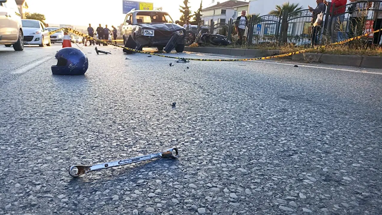 Samsun'da, yaya geçidinde otomobilin çarptığı motosikletli öldü