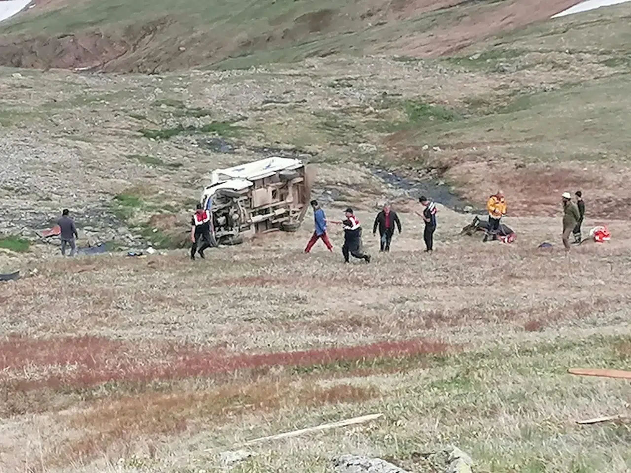 Yaylada takla atan kamyonetin sürücüsü öldü