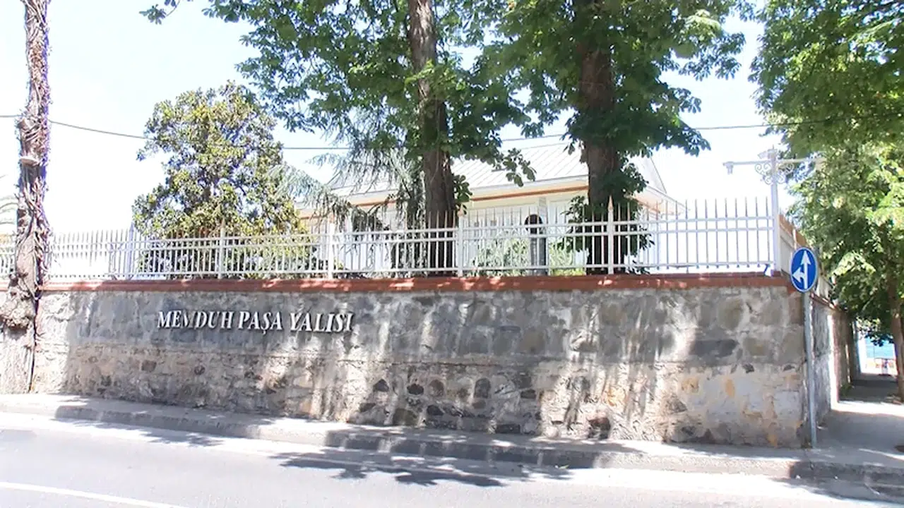 İstanbul - Sarıyer'de güvenlik görevlisi 4 aradaşıyla Memduh Paşa Yalısı'nı soydu