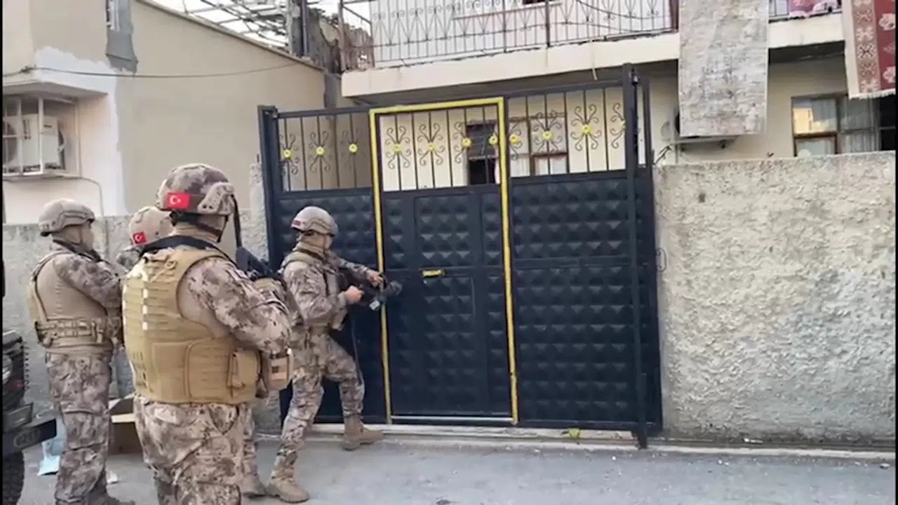 Mersin’de tefeci operasyonunda 4 tutuklama 