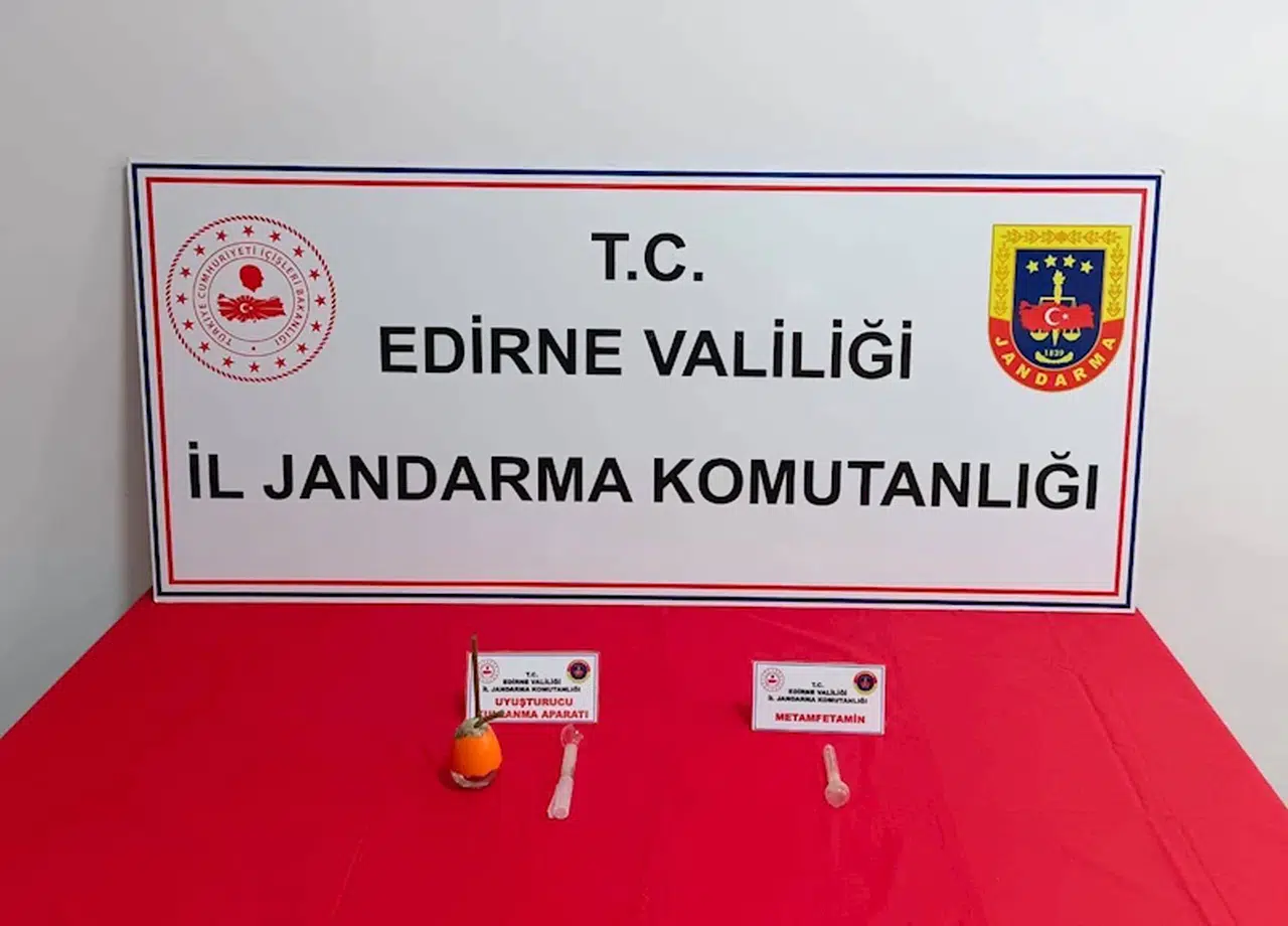 Edirne’de 2 araçta uyuşturucu ele geçirildi 